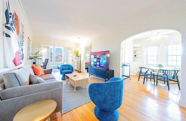 Modern Vintage Penthouse - on THE PLAZA!
