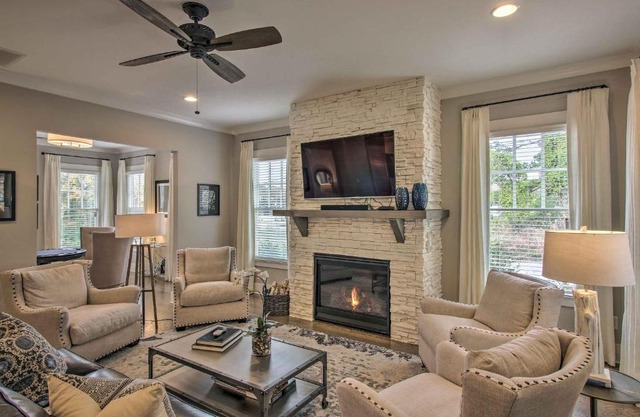 Modern West Town Home - Mins to Downtown Atlanta!