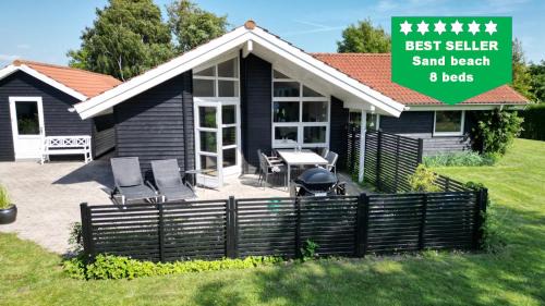 Moderne sommerhus, 8 senge, 250 mtr til sandstrand