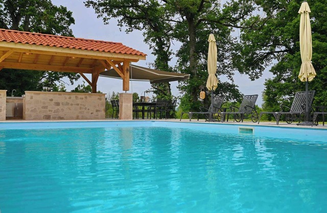 "Mon rêve" villa situated on river Lot, ideal for families and groups relaxation