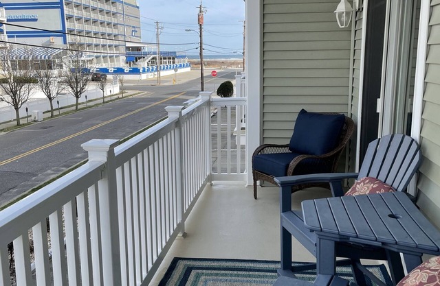 Monarch @ The Shore - One Block to Free Beach & World Famous Boardwalk!