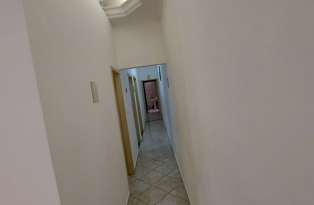 Mongaguá center 3 markets on the street complete house