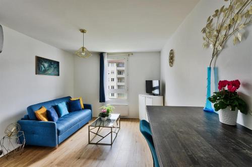 "Monplaisir", parking, canapé-lit neuf confortable, idéal voyages d'affaires et tourisme, proximité commerces, gare, Université Lyon 3 , Tram T2, T4 et C25