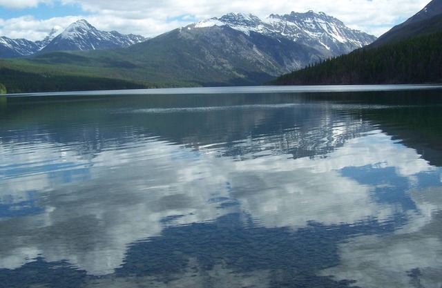 Montana Log Cabin w/Full Amenities- Stunning Views of Glacier National Park!