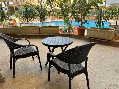 Monte cairo Pool View