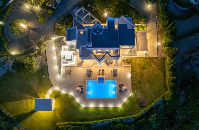 Monte Smith Luxury Villa