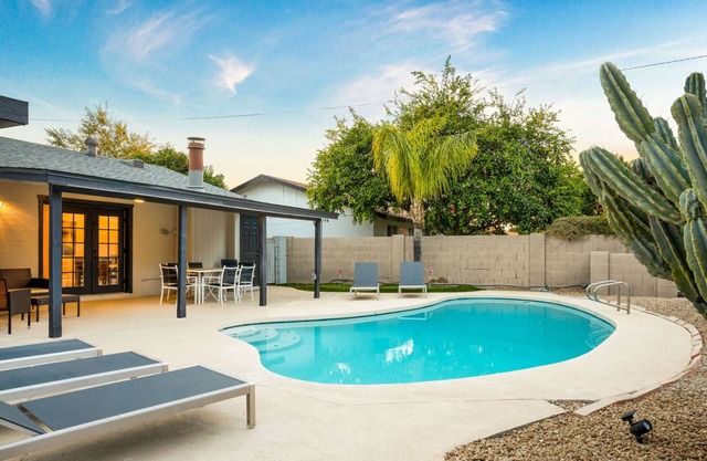 Monte Vista - Free Heated Pool, Close to Old Town