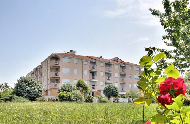 MONTEROL house with apartments / Apartment Branka