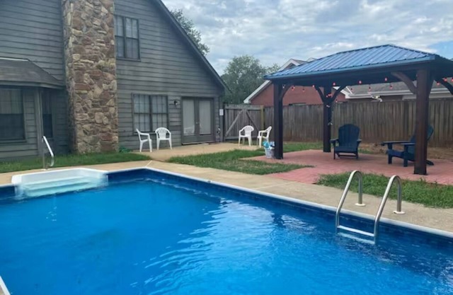 Montgomery Hidden Haven W/Pool Wi-Fi Roku TVs Great Neighborhood