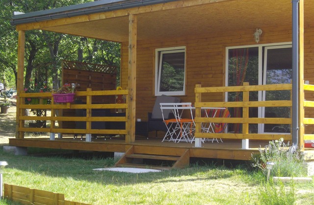 Montolieu rental 2 pers. + possible young child with swimming pool
