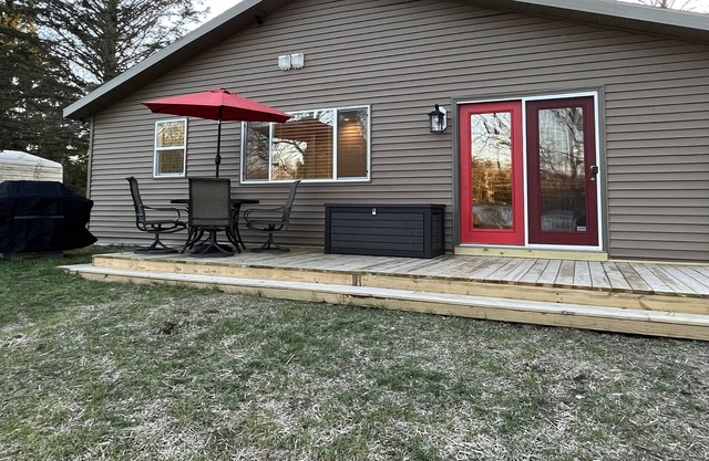 Moon Beam Lake Cottage