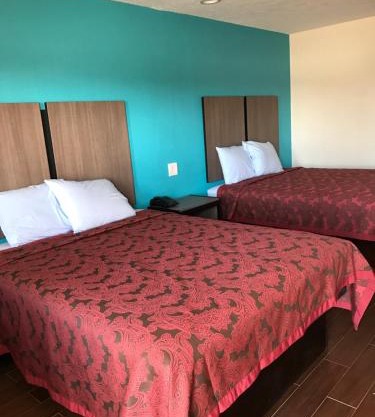 Moonlight Inn & Suites