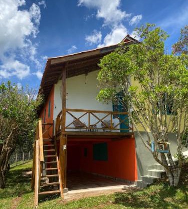 Morada na Serra chalé com hidromassagem, deck, churrasqueira