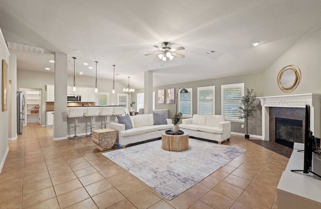 Morgan Creek Elegance - Stylish 3BR Home in Austin’s Premier Neighborhood #42141