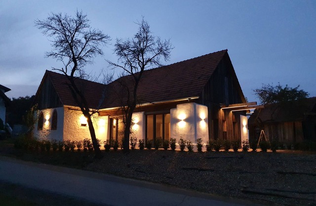 "Moritz" in the feel-good oasis on the Trausdorfberg with sauna/whirlpool