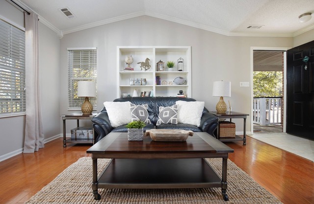 Morning Sun Escape- 3 Bedrooms, King Beds, Balcony