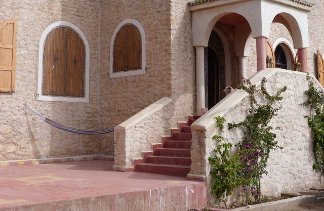 Moroccan country house with pool and garden near the sea near Essaouira (30km)