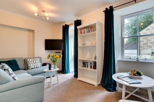 Morvah 7 Zodiac House