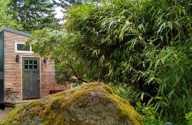 Moss Rock Retreat - Near Leach Botanical Garden!