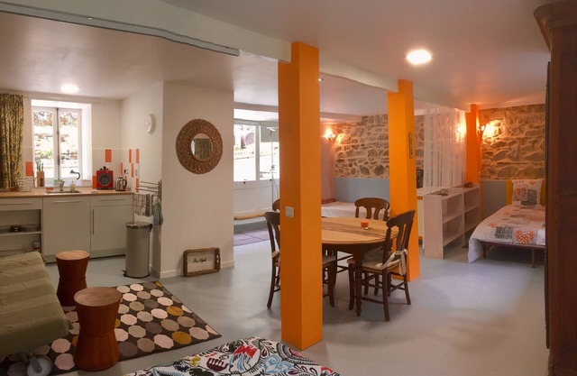 Moulin de la Fayolle, Chambre d'Amis: dortoir 8 couchages avec kitchenette.