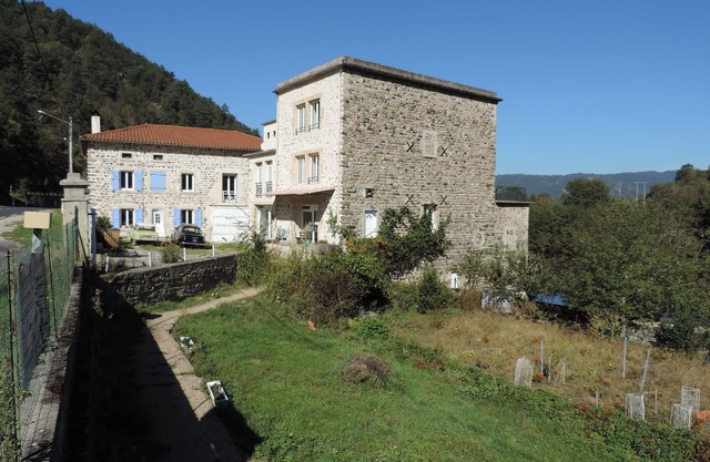 Moulin de la ribeyre gîte for 15 people 17 kms from puy en velay