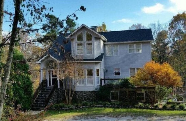 Mountain Bliss Retreat, Apartment Style Lower Level of Home