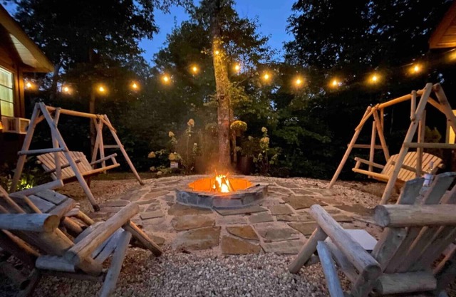 Mountain Cabin,Jacuzzi,WIFI, Pets,10min Casino/Pets