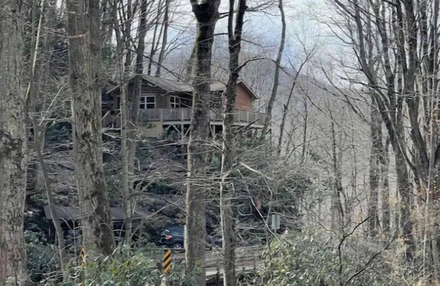 Mountain Creekside Retreat