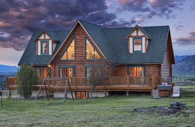 Mountain Home in between Silverthorne and Kremmling!