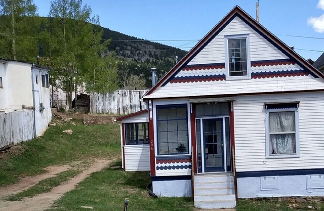 Mountain House in Historic MIning Town of Victor