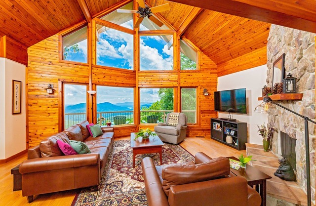 Mountain Lure: VIEWS OF BLUE RIDGE MTNS & LAKE LURE - NEAR ASHEVILLE & BLACK MTN