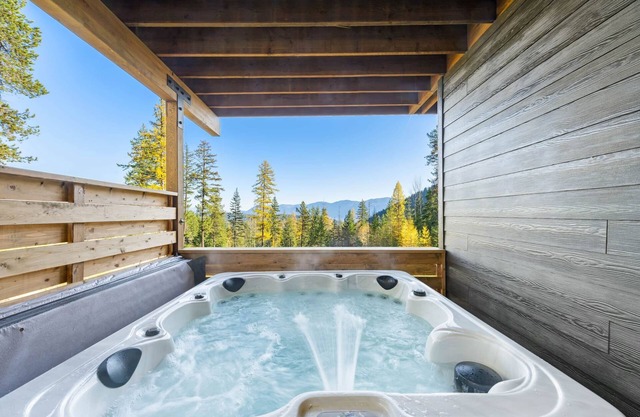 Mountain Retreat w/Views of Lake Pend Oreille