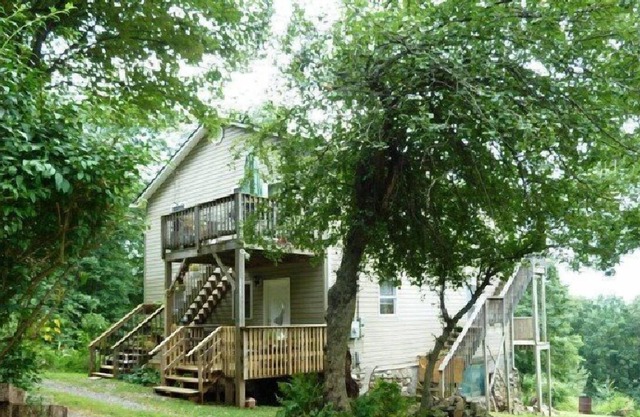 Mountain Roots Lodging
