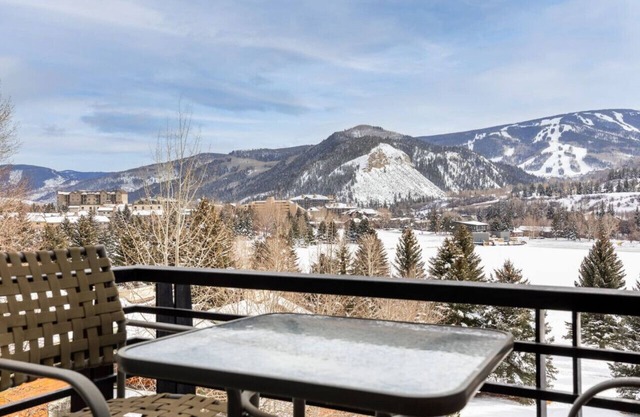 Mountain Views!2BD Penthouse w/Pool, Hot Tub, A/C