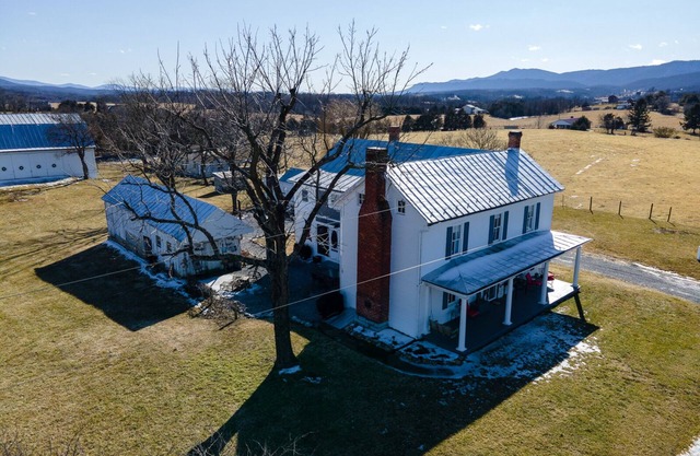 Mountain View’s and near Luray . 360 degrees views of the Blue Ridge. WOW!