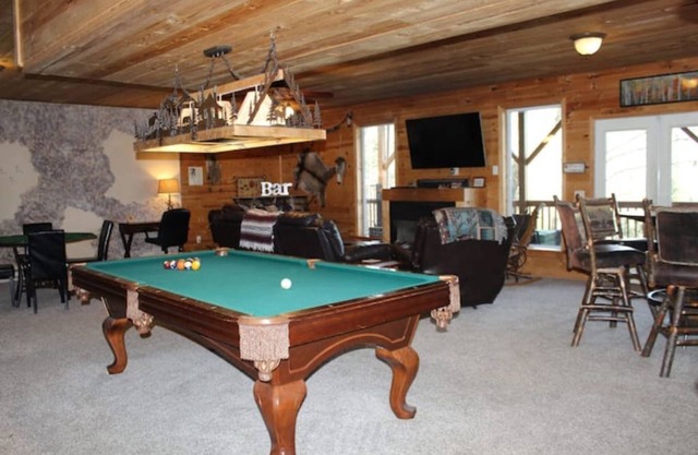 Mountain View’s, hot tub, and game room!