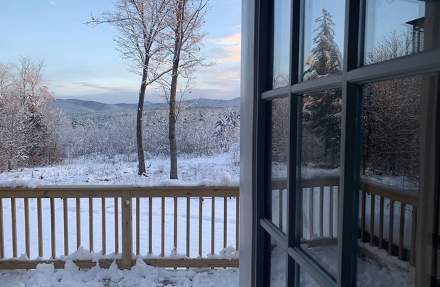 Mountainside Retreat! Pet Friendly! Great Views! Very Private.