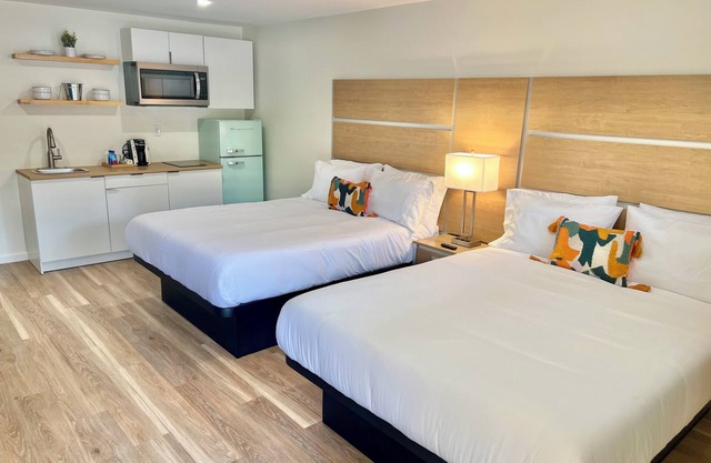 MSU Boutique Hotel w Kitchenette, Escape Ordinary—Stay Far Out