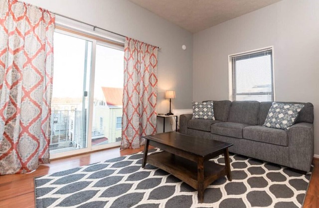 Mt. Adams 1BR Great Location! Steps from Monastery