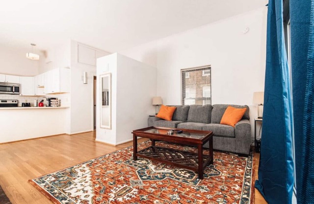 Mt. Adams 2BR Great Location! Steps from Monastery