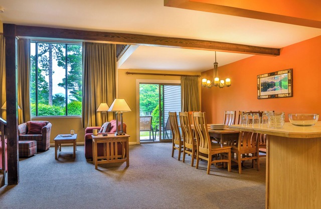 Mt. Jo Lodge u39- Stay in the Heart of Lake Placid