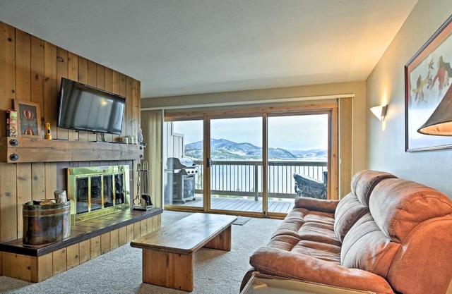 Mtn-View Condo with Hot Tub Access in Dillon!