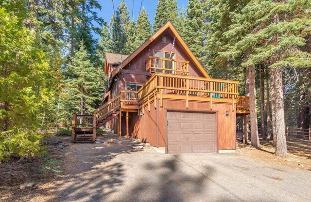 Muletail Lodge in Carnelian Bay Close to town, hiking, biking