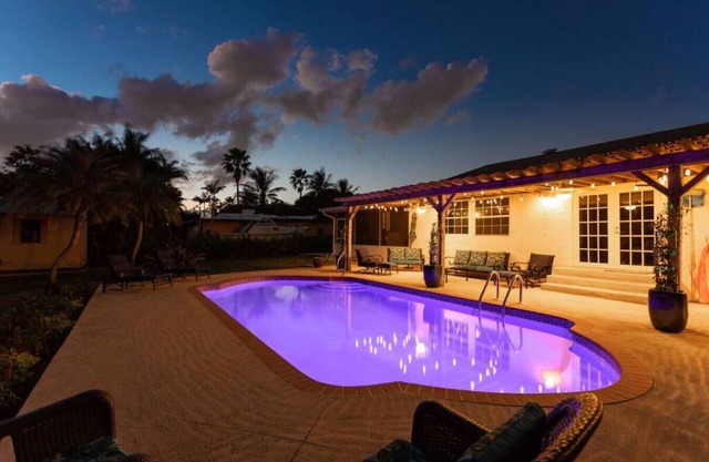 My Happy Place 3BR 2BA Heated Pool Great Location