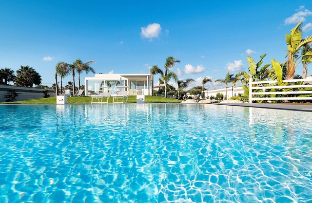 My Rental Homes - Casa Sunnshine with garden and well-equipped pool area (shared)