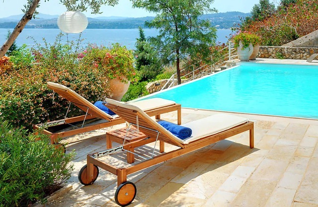 My Rental Homes - Red Villa with infinity swimming pool with jacuzzi and sea view