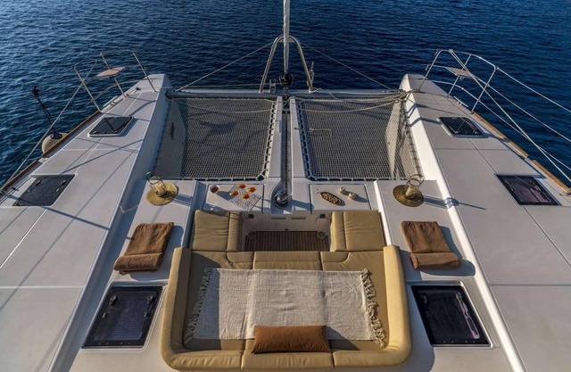 Mykonos Catamaran - Catamaran in Mykonos - Flo 52 by Fantasia Villas