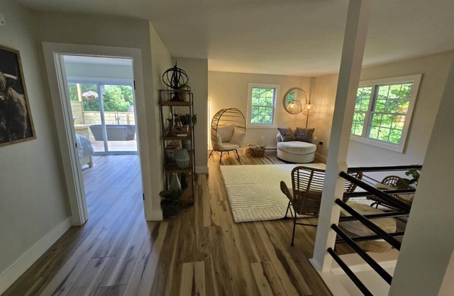 n Relax with family or friends at this quiet & clean country 3 bedroom home