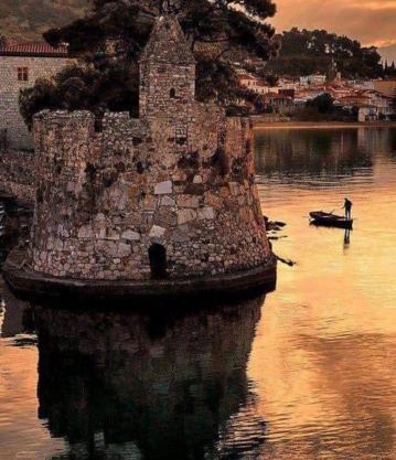 NAFPAKTOS-luxury suite