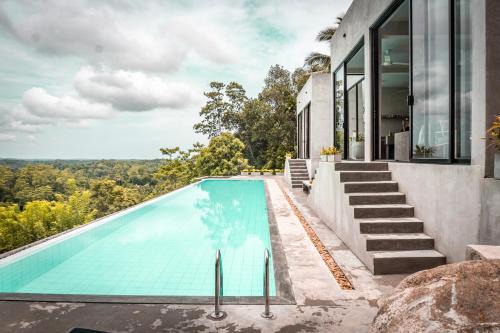NAKED Villa